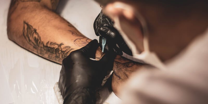 analisis-completo-las-ventajas-y-desventajas-de-hacerse-un-tatuaje