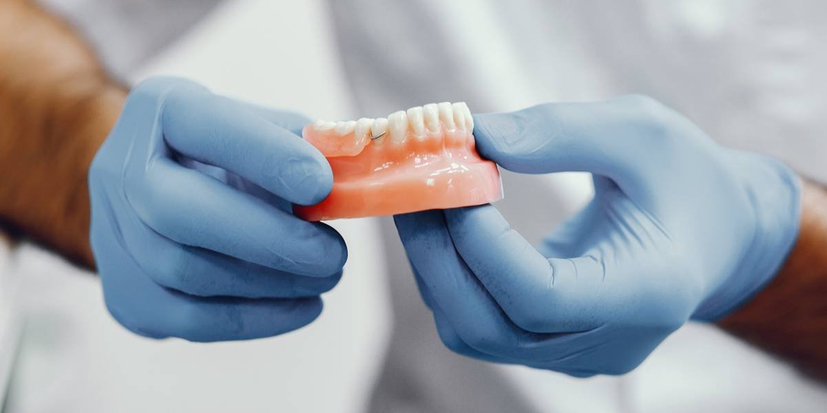 protesis-dentales-flexibles-un-analisis-completo-de-sus-ventajas-y-desventajas